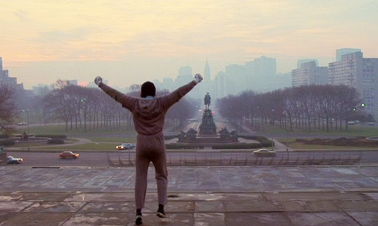 Sylvester Stallone, în filmul Rocky pe melodia „Eye Of The Tiger”