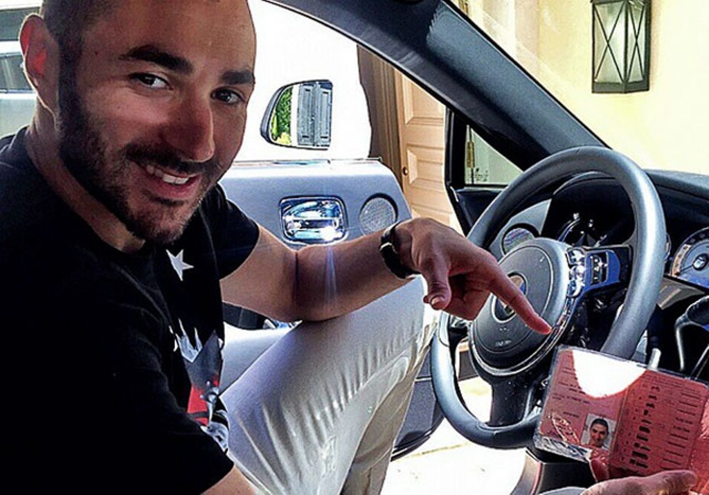 Florinel Coman a intrat într-un club select. Ce mari fotbaliști ai lumii au fost prinși conducând fără permis