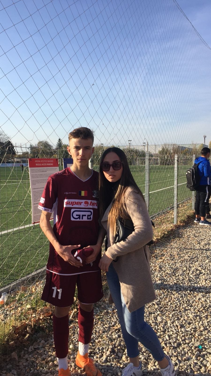 Octavian Popescu alături de sora lui, Andreea