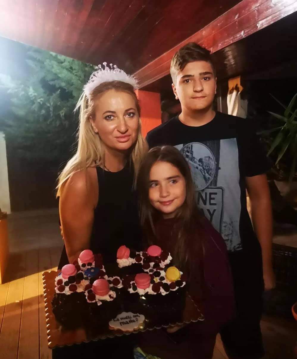 Mirela fosta sotie Pancu si copiii