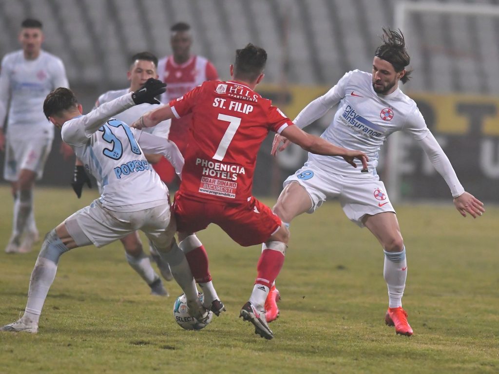 Dinamo a pierdut meciul cu FCSB. Fanii au protestat dupa infrangerea din Groapa. Pe cine ameninta DDB