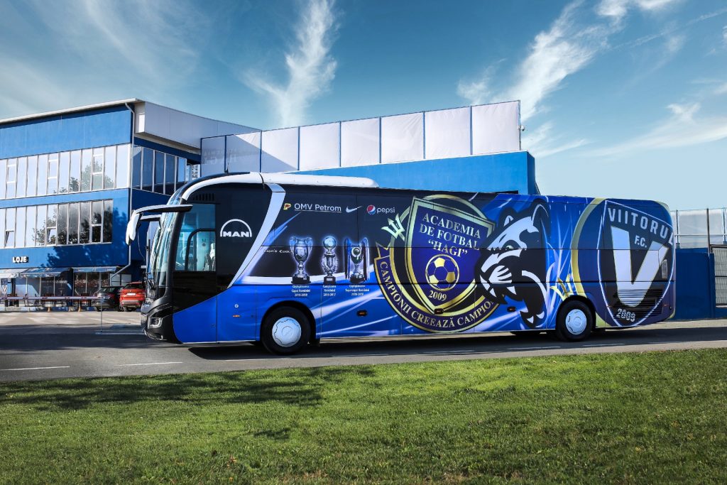 „Fiara” Viitorului Constanța, scoasă pe șosele! Cum arată super-autocarul echipei lui Gică Hagi (FOTO)