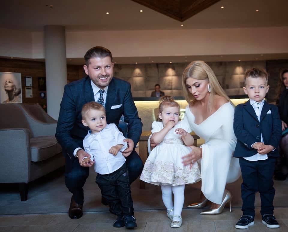 Ada Nechita, alături de familia ei