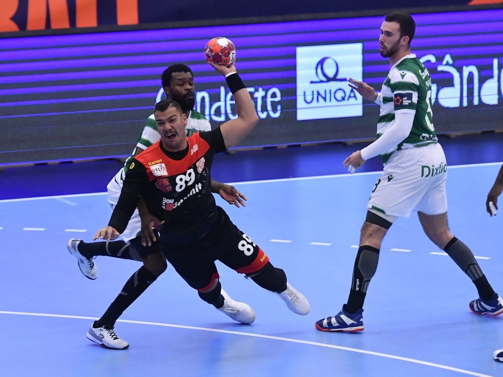 Dinamo București a învins Sporting Lisabona cu 32-31