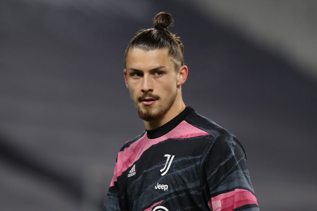 Mourinho vrea un roman la Tottenham. Managerul portughez a pus ochii pe Radu Dragusin