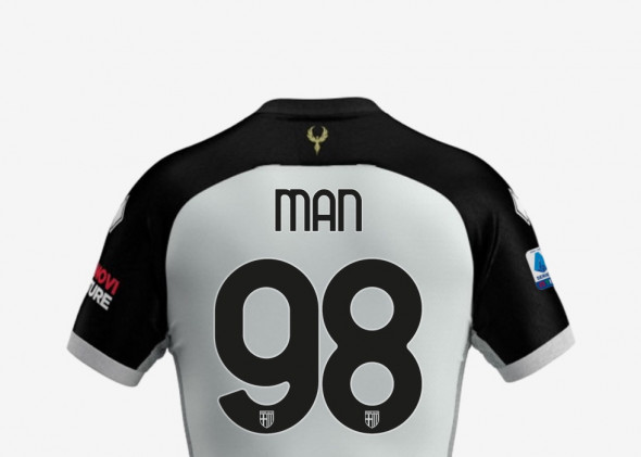 Parma vinde articole cu Man in Romania Sursa foto: shop.parmacalcio1913.com