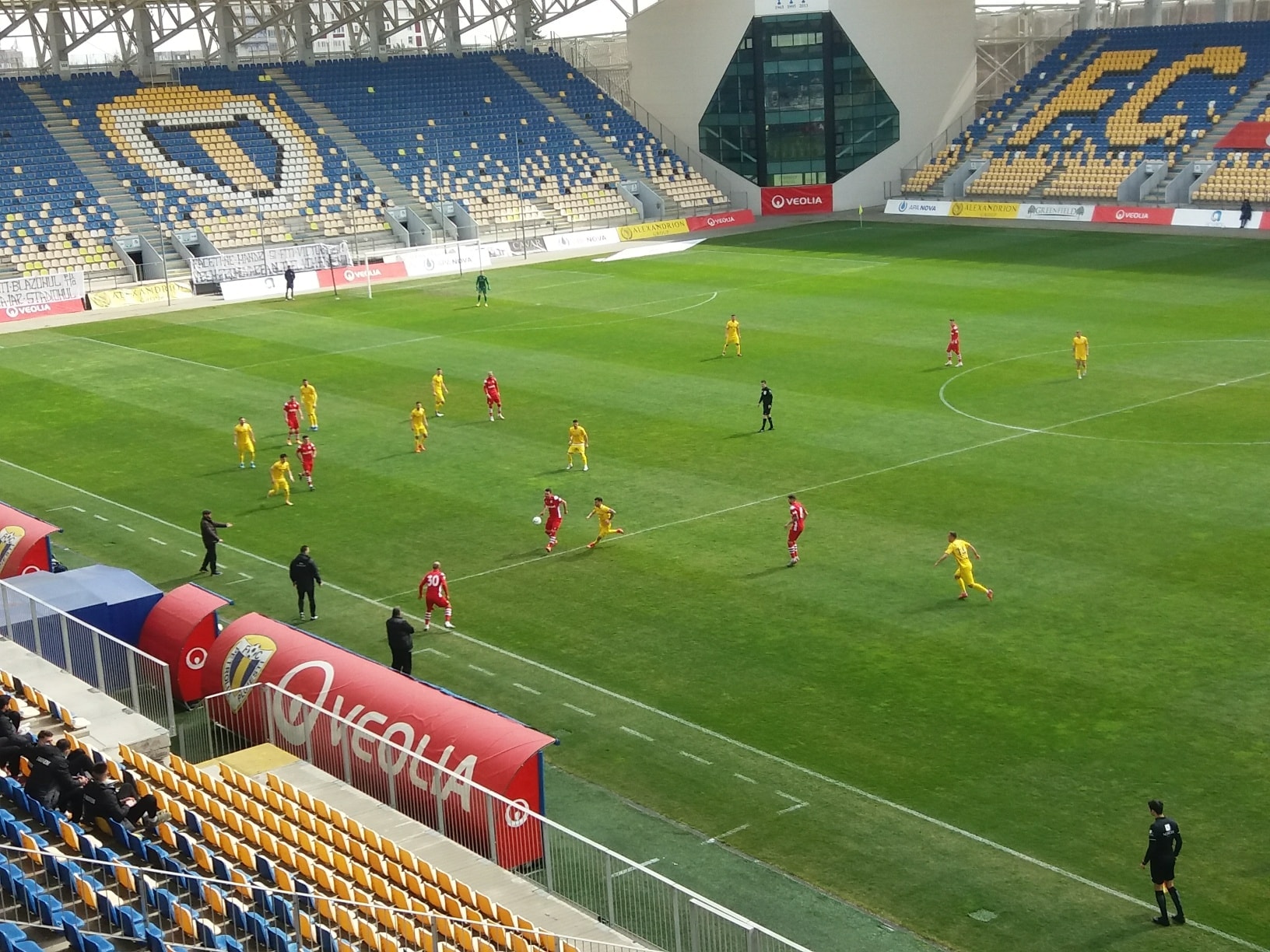 Un angajat de la Petrolul a dat mită brigazii de arbitri la meciul cu CS Mioveni