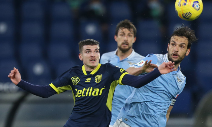 Dennis Man a contribuit la construcția fazei care l-a ajutat pe Mihăilă să marcheze în poarta Fiorentinei în minutul 90