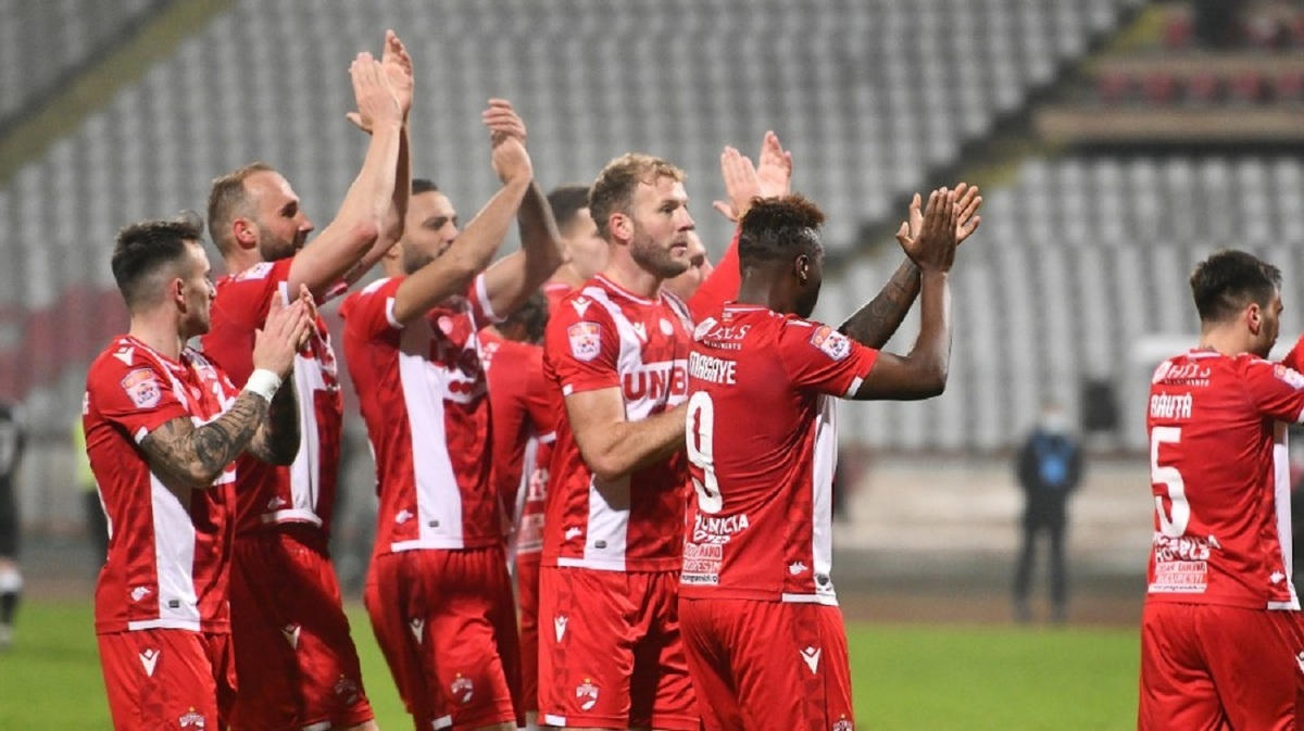 Dinamo sacrifica derby-ul cu Steaua dupa ce, mai multi titulari, au fost infectati cu Covid