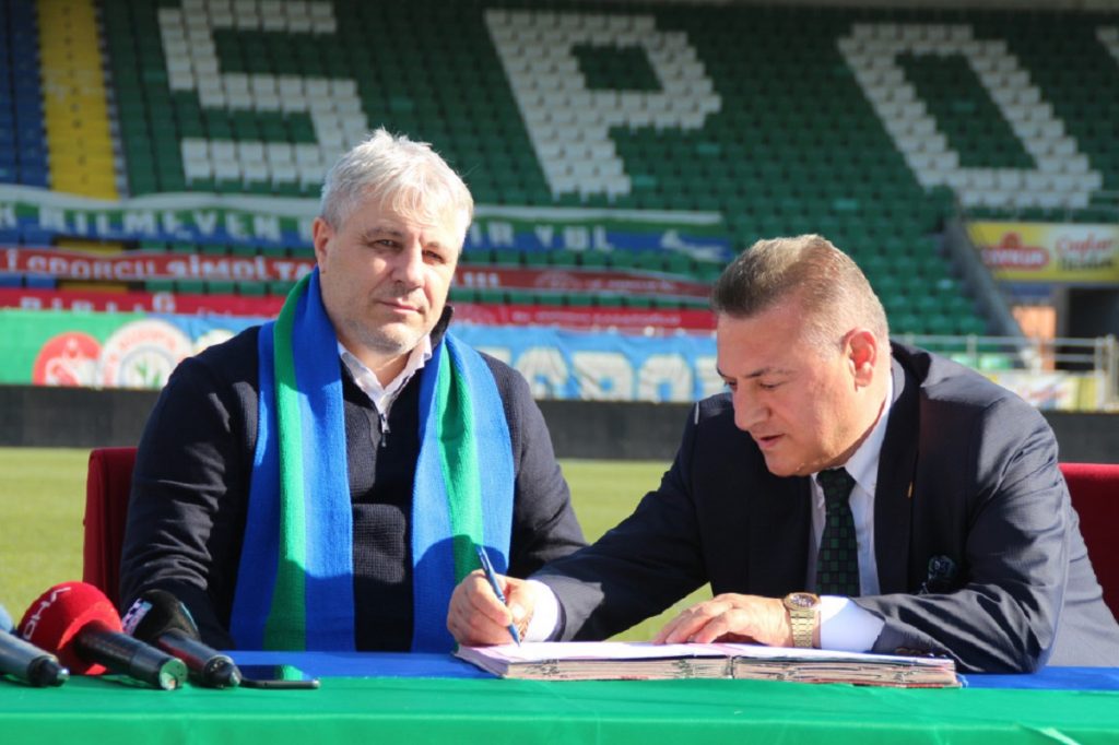 Mărirea și decăderea lui Marius Șumudică în Turcia. Cum a ajuns antrenorul lui Rizespor să fie privit de microbiști turci