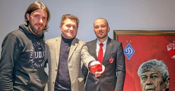 Dratii Surkis Sinamo patronii clubului Dinamo Kiev