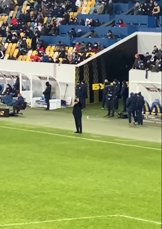 Momentul în care Mircea Lucescu i-a salutat pe fanii care l-au huiduit