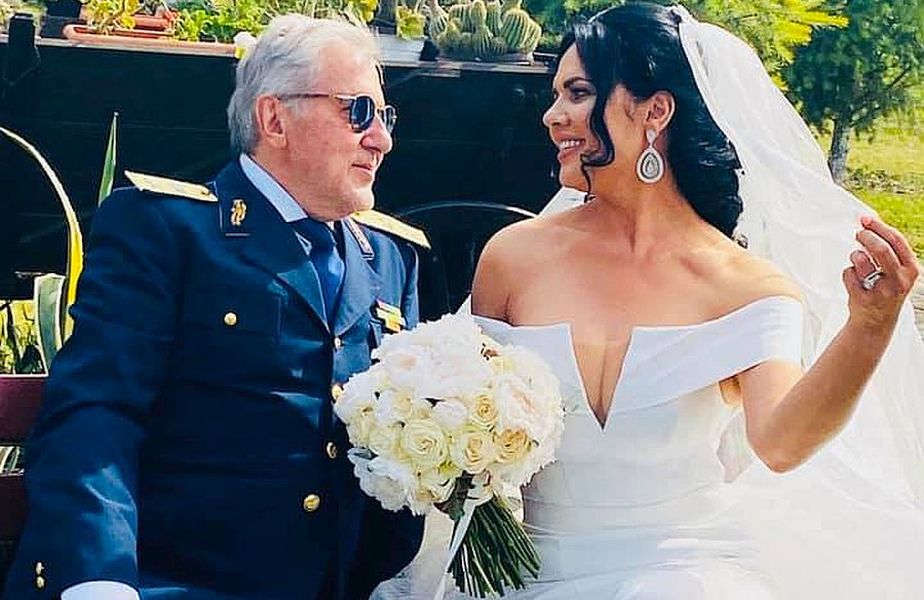 se pregătește să divorțeze de soția sa la doar un an de la nuntă