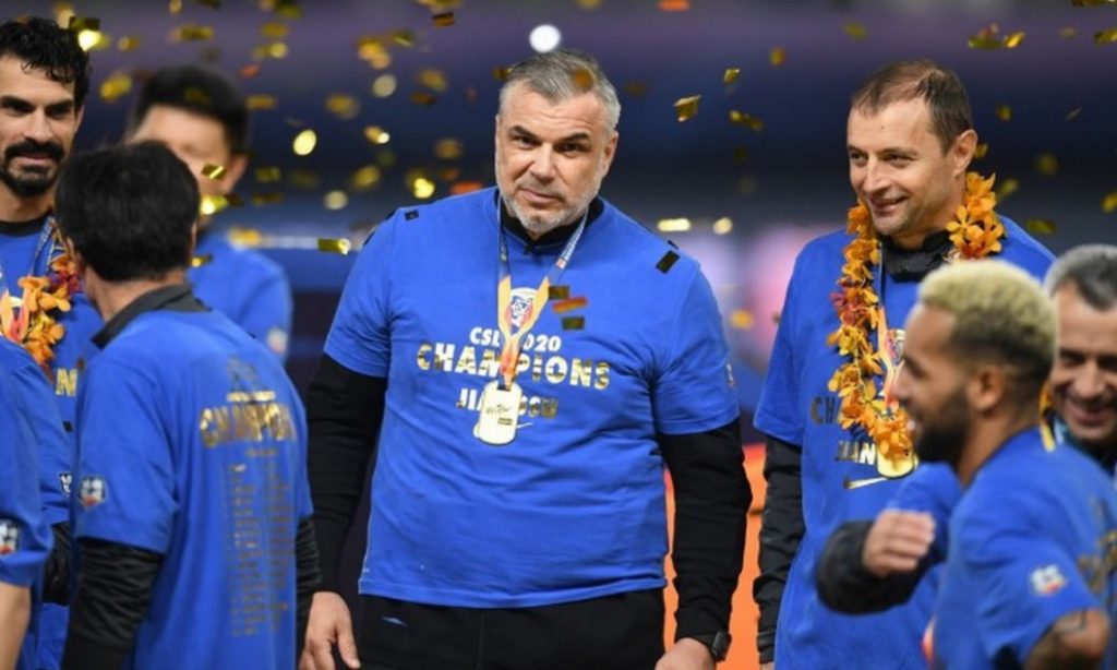 Cosmin Olăroiu a cucerit titlul de campion în China cu Jiangsu Suning / Foto : twitter@Titan Sports Plus