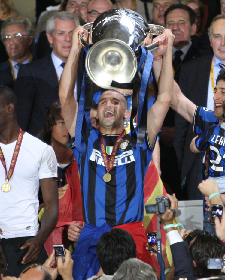 Cristi Chivu a cucerit trofeul UEFA Champions League cu Inter Milano, în anul 2010
