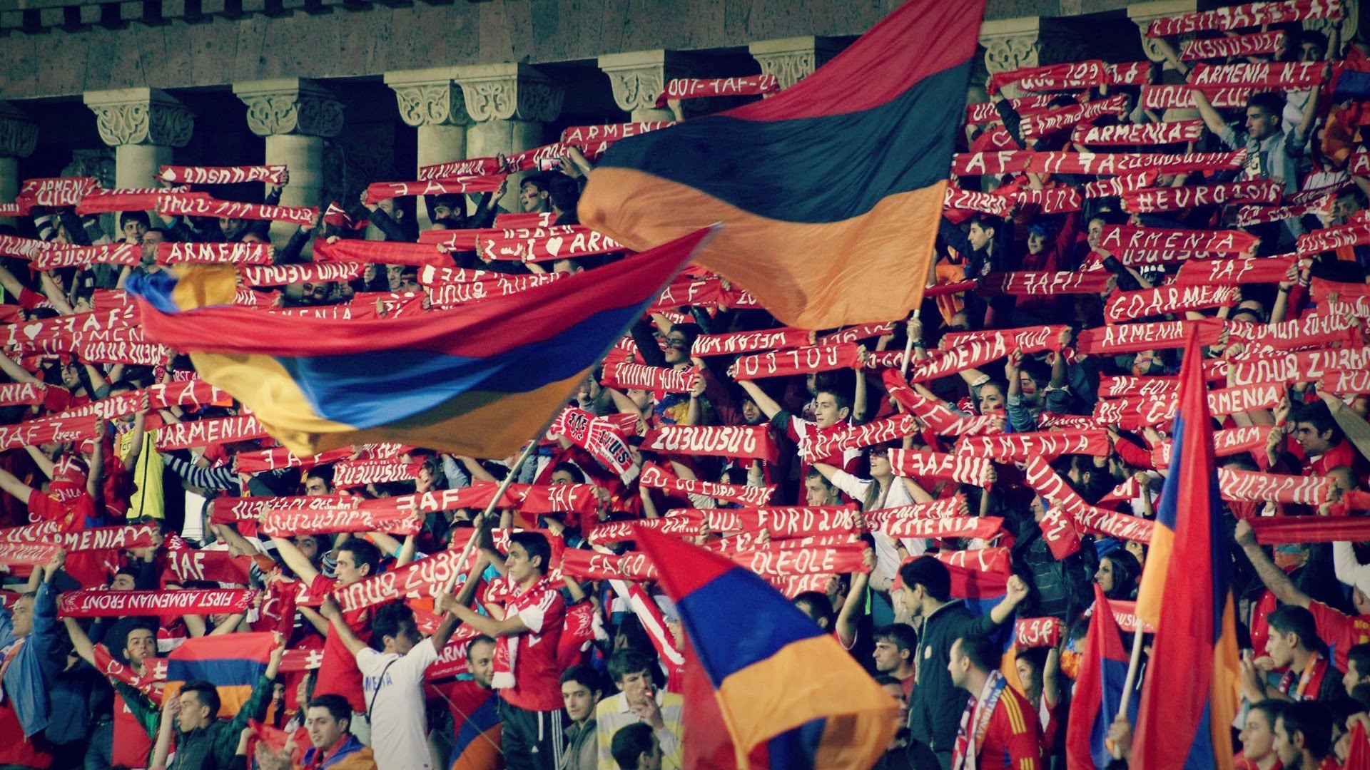 4300 de fani în tribune la duelul Armenia - România