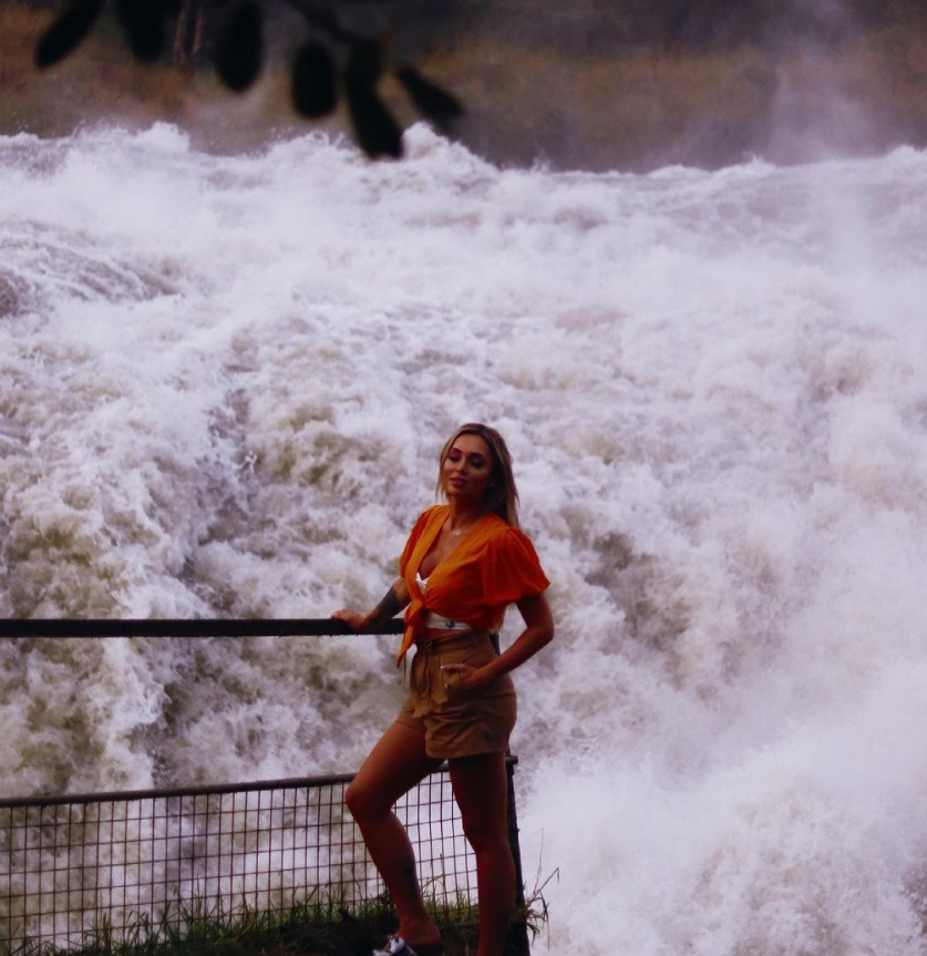 Raluca Zenga e în vacanță în Uganda