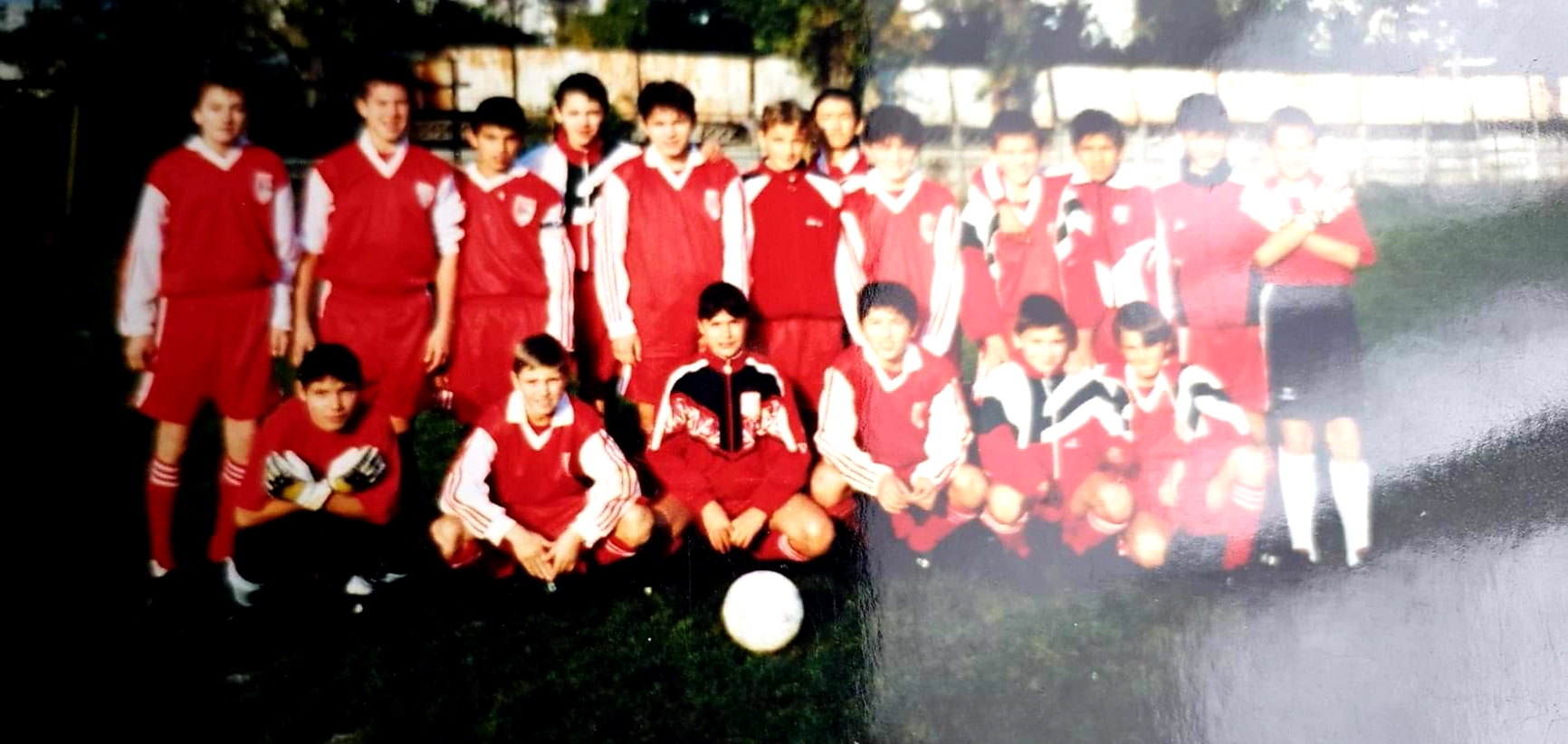 Ștefan Radu, al treilea in randul de jos (cu bluza de trening)