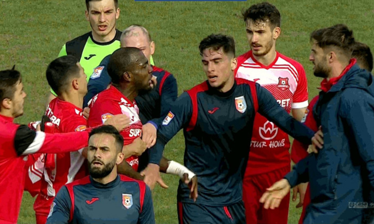 Injuraturi, nervi si acuzatii de rasism dupa Chindia - Hermannstadt 2-0