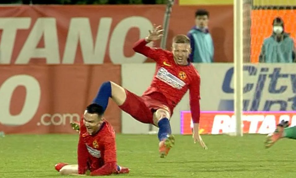 Ionuț Panțîru a fost accidentat de coechipierul Adrian Șut în minutul 20 al partidei cu Sepsi / Sursa Foto: captura video Digi Sport