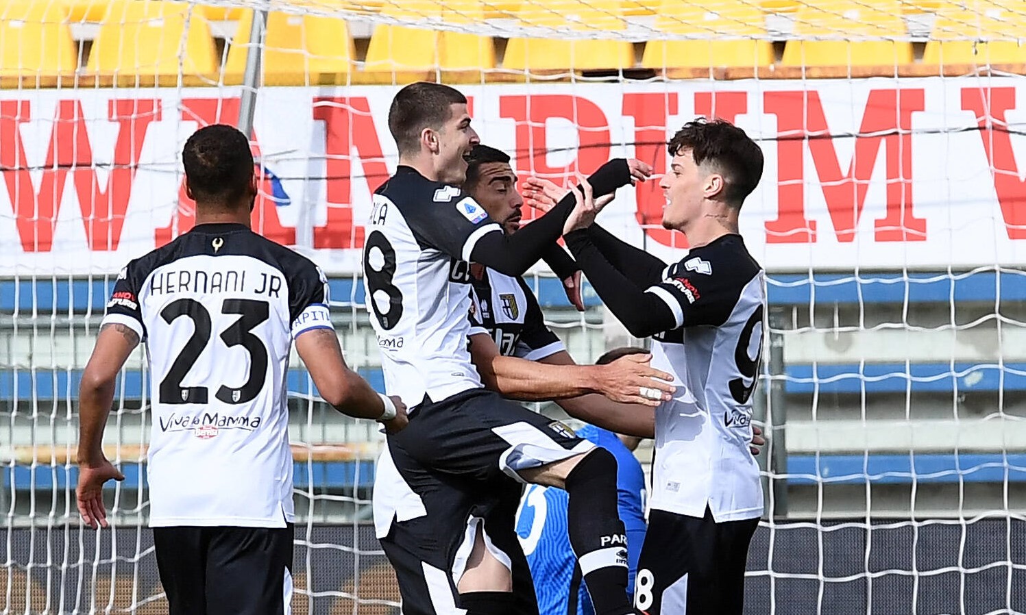 Dennis Man și Valentin Mihăilă au succes la Parma