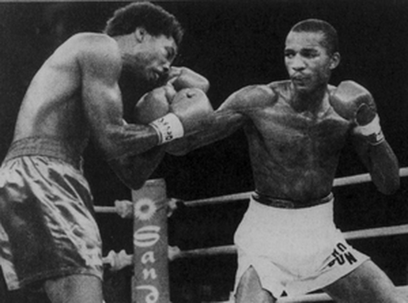 Anthony Fletcher (dreapta), în plină acțiune