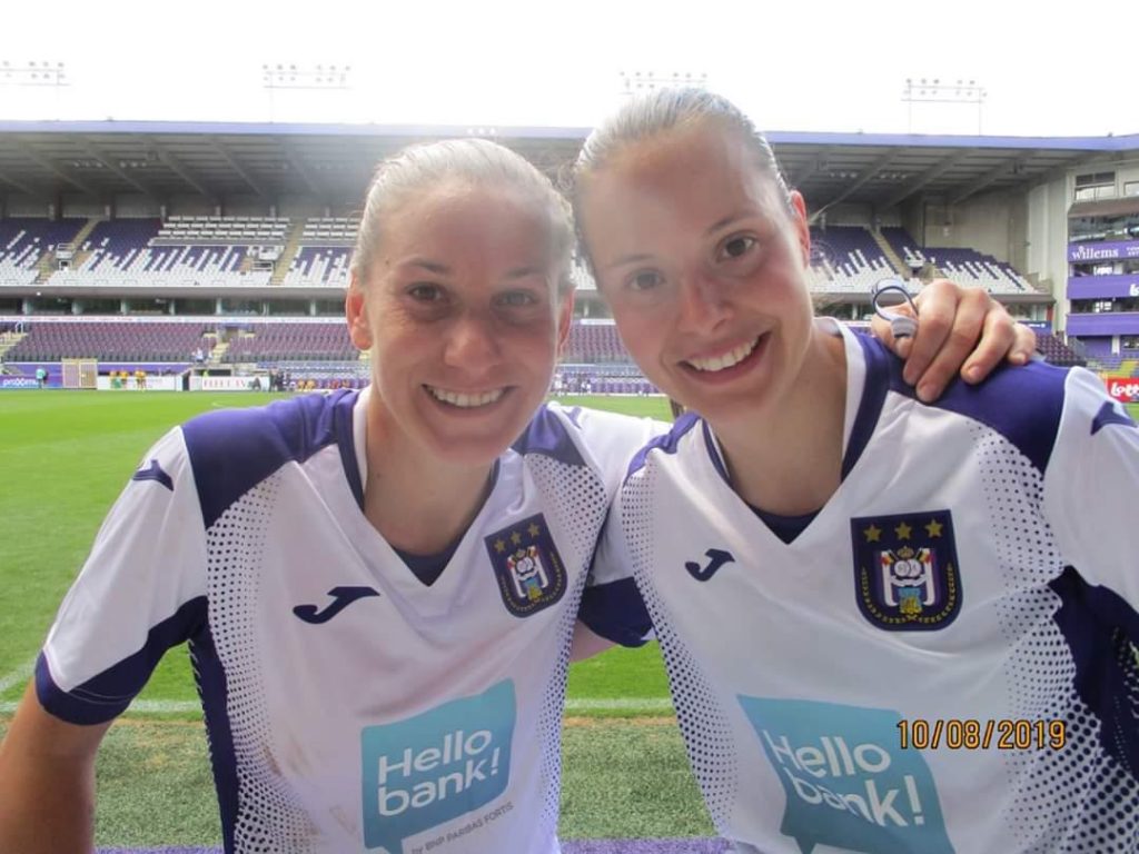 Laura Rus si buna sa prietena, Stefania Vatafu