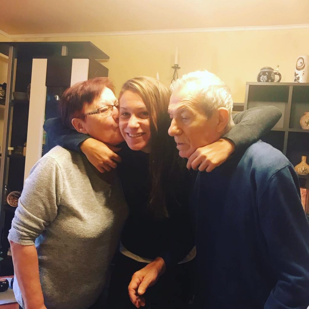 Laura Rus, alaturi de mama sa si de regretatul ei tata