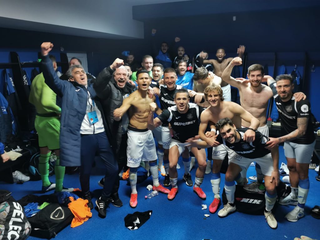 Andreas Calcan s-a bucurat alaturi de colegii sai de la Poli Iasi pentru victoria de la Ovidiu. El l-a dat afara pe Rednic de la Viitorul!