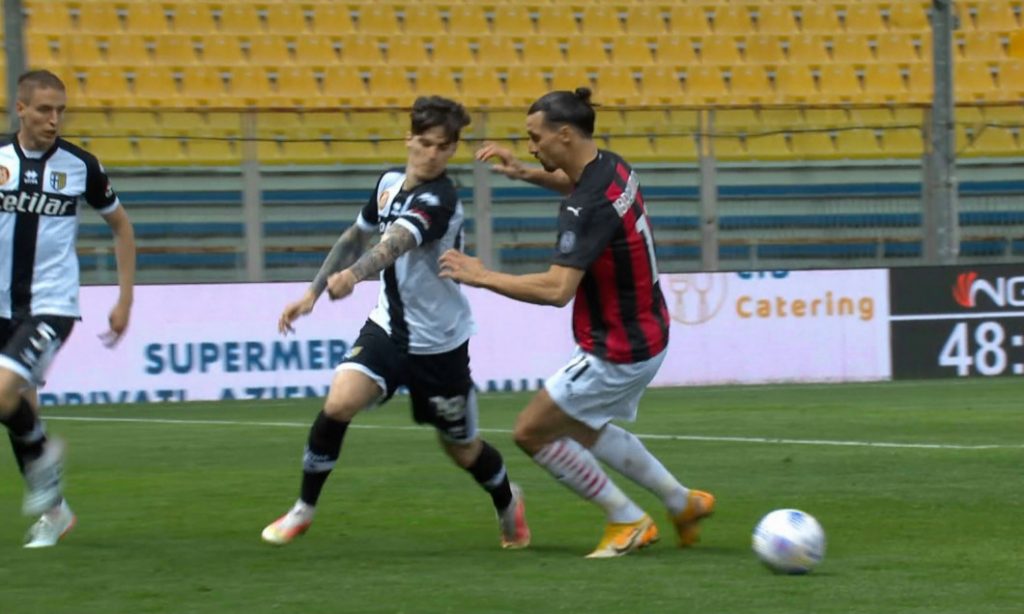 Dennis Man a fost integralist la gazde, în timp ce Zlatan Ibrahimovic a fost eliminat