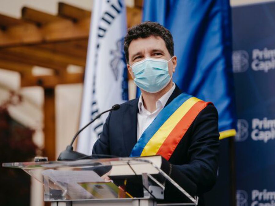 Nicusor Dan, aparitie surpriza in timpul meciului dintre CSM Bucuresti si TSKA Moscova