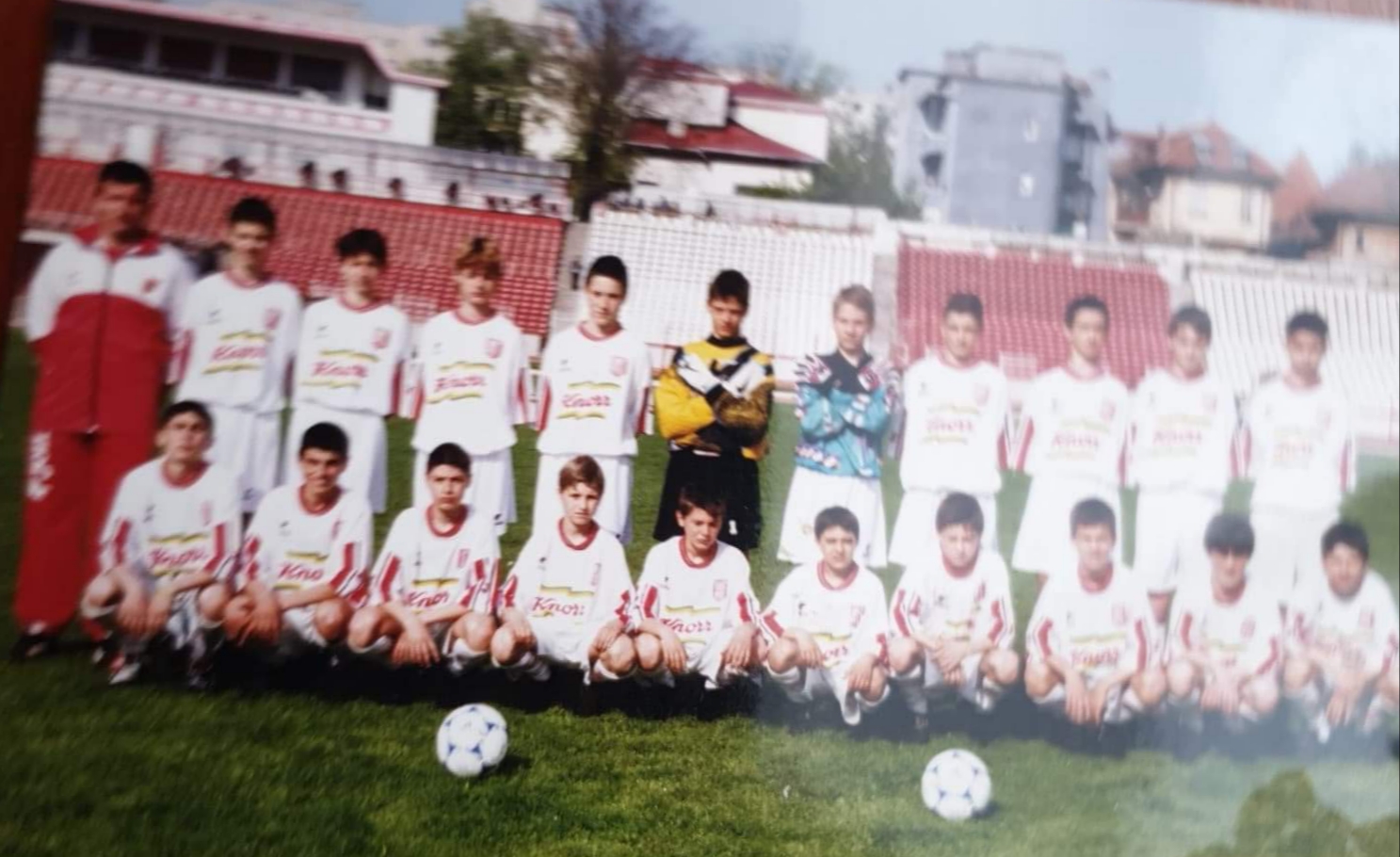 Stefan Radu, al treilea din randul de jos, de la stanga la dreapta