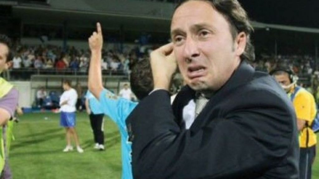 Un fost jucător al roș-albaștrilor, atac cu talpa sus la Meme Stoica! Vivi Răchită îl pulverizează: ”Nu e manager, e bufonul de la Palat!”