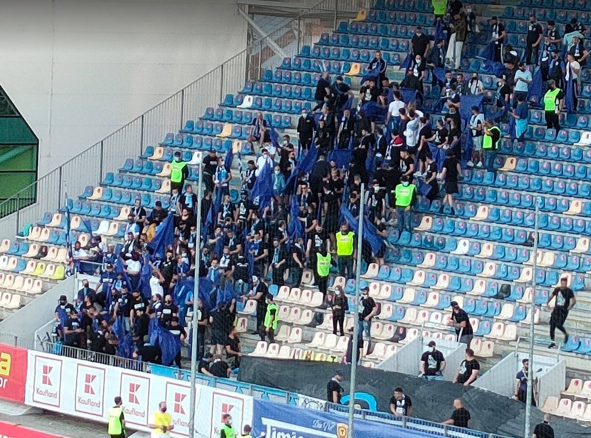 Suporterii olteni nu vor să respecte măsurile de distanțare