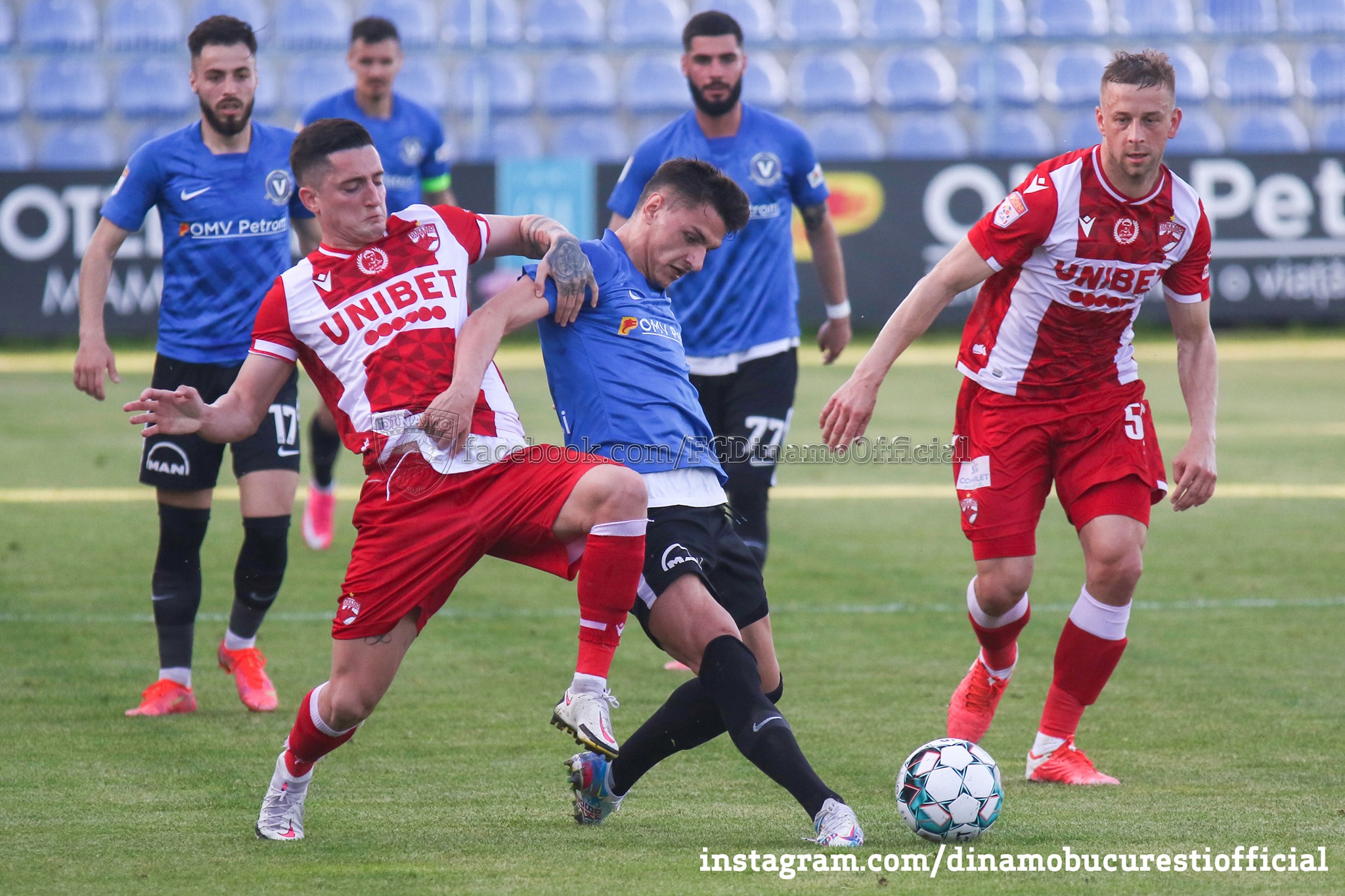 Dinamo București s-a impus cu Viitorul Constanța, scor 2-1