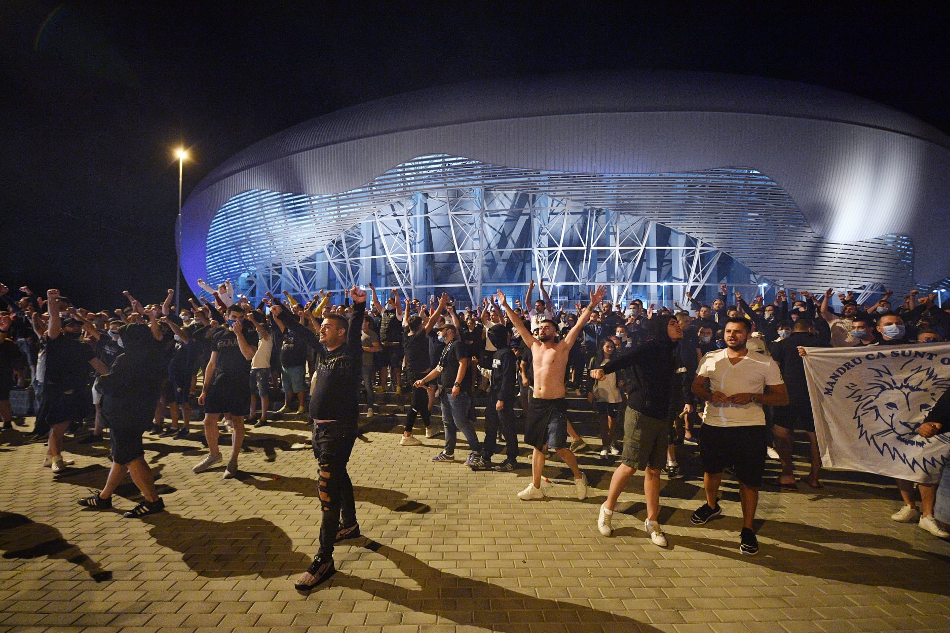 Fanii Craiovei, atac virulent la adresa Guvernului României: ”Este o lipsă totală de respect!”. Merg oltenii la finala Cupei?