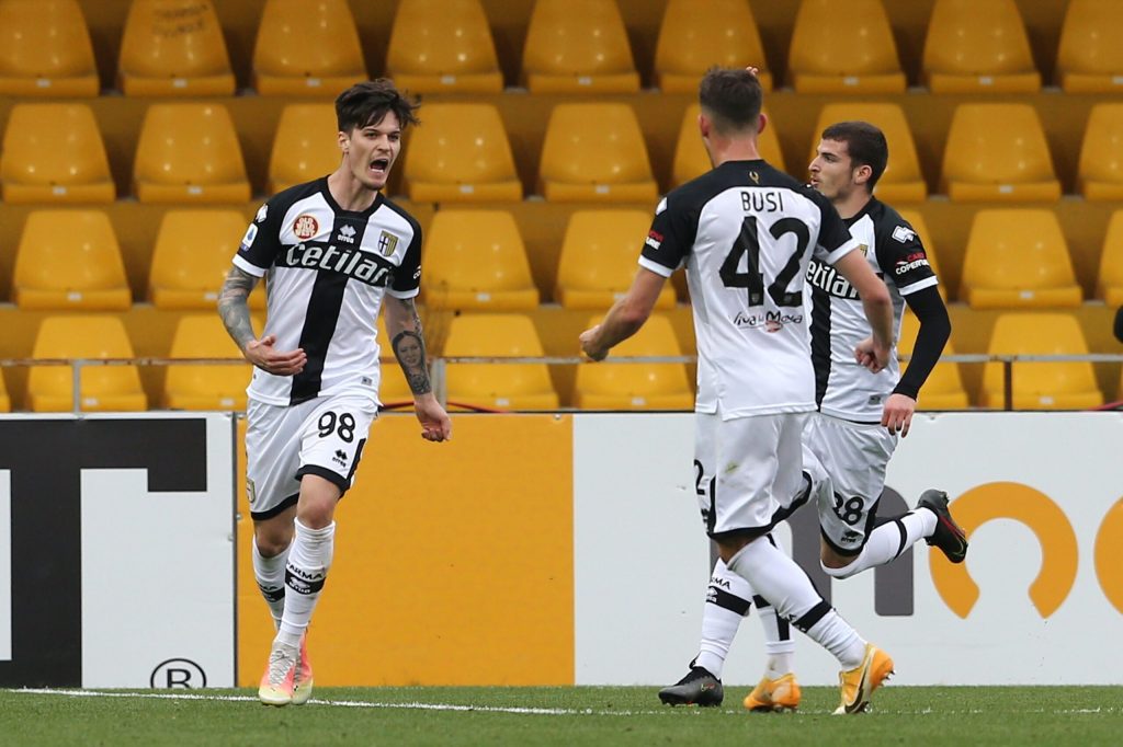 Italienii recunosc: Dennis Man și Valentin Mihăilă ar putea pleca de la Parma. 