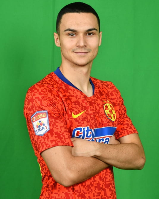 Panica la FCSB: Adrian Sut, unul dintre preferatii lui Gigi Becali, poate ajunge pe masa de operatie!