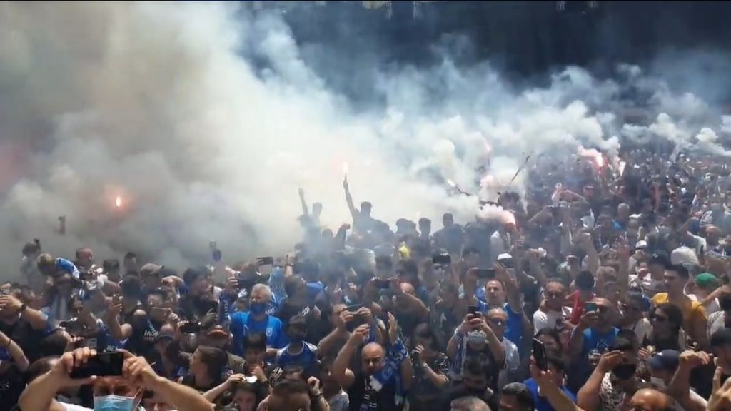 Fanii olteni au facut show total pe strazile din Banie, pentru a sarbatori triumful din Cupa Romaniei