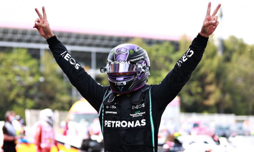 Pilotul britanic Lewis Hamilton trebuia să semneze un nou contract încă din iarna trecută / Sursa Foto: Getty Images să semneze un nou contract încă din iarna trecută
