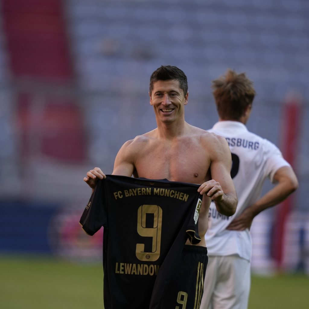 Robert Lewandowski l-a depasit pe legendarul Gerd Muller si a scris istorie pentru Bayern Munchen