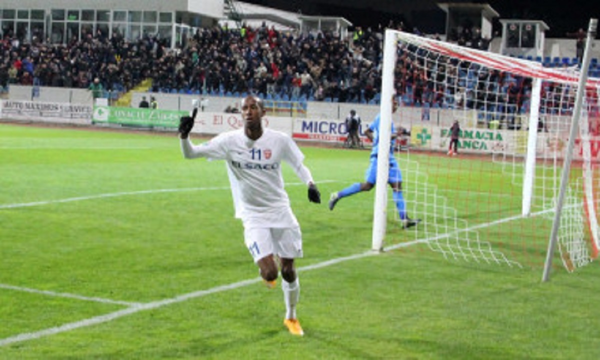 Adrian Ilie a fost sunat de Manchester City pentru Quenten Martinus