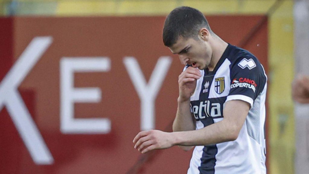 Cât câştigă Valentin Mihăilă la Parma. Italienii au făcut publice cifrele şi vin cu o veste bună pentru fotbalist
