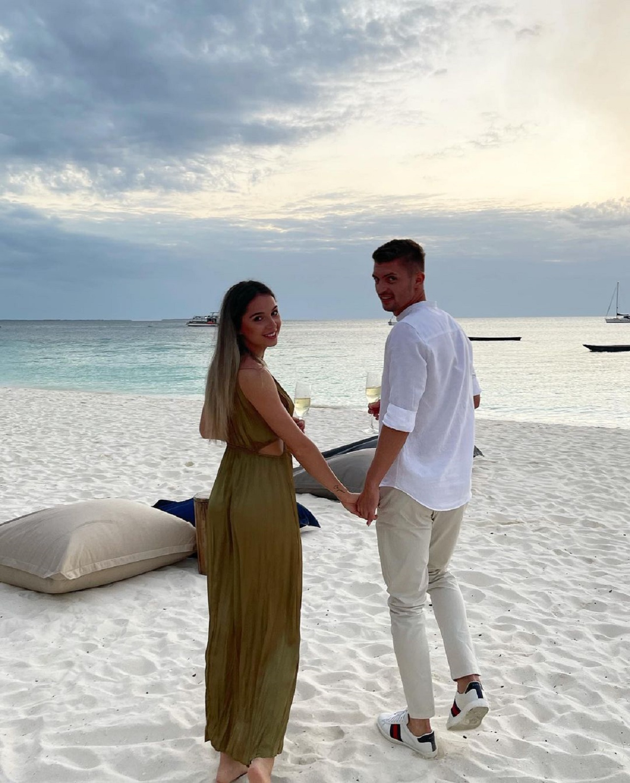 Florin Tănase și-a cerut iubita în căsătorie în Zanzibar după o relație de mai bine de șapte ani