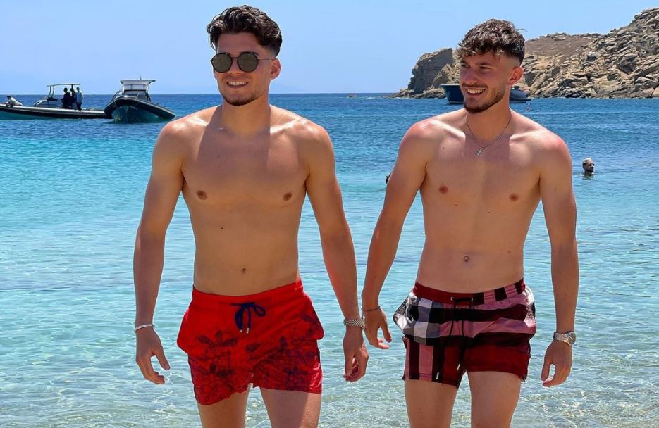 Plecarea lui Ianis Hagi de la Rangers mai poate astepta