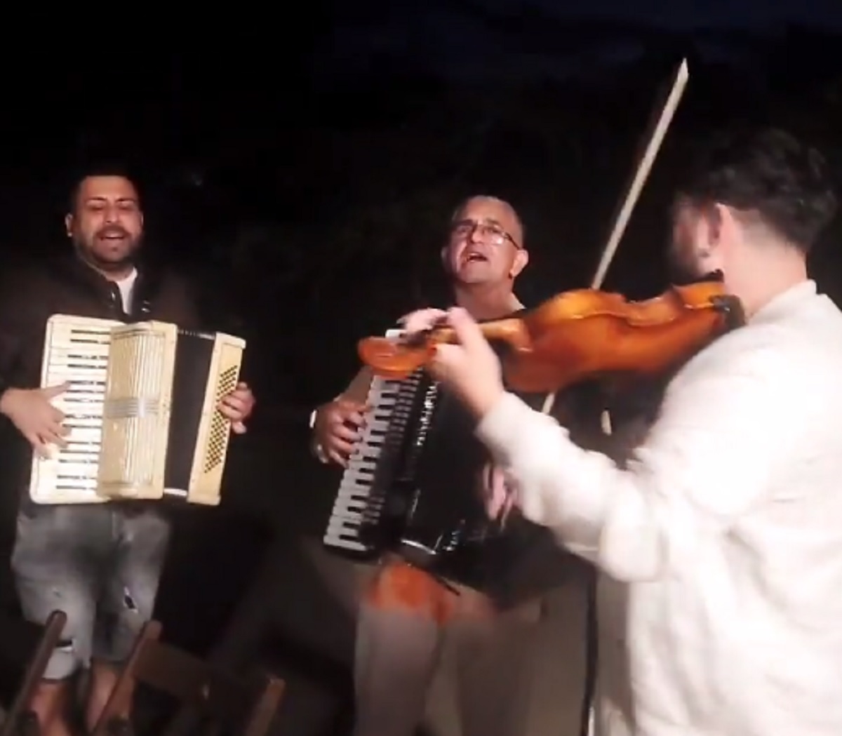 Constantin Budescu, petrecere cu lăutari