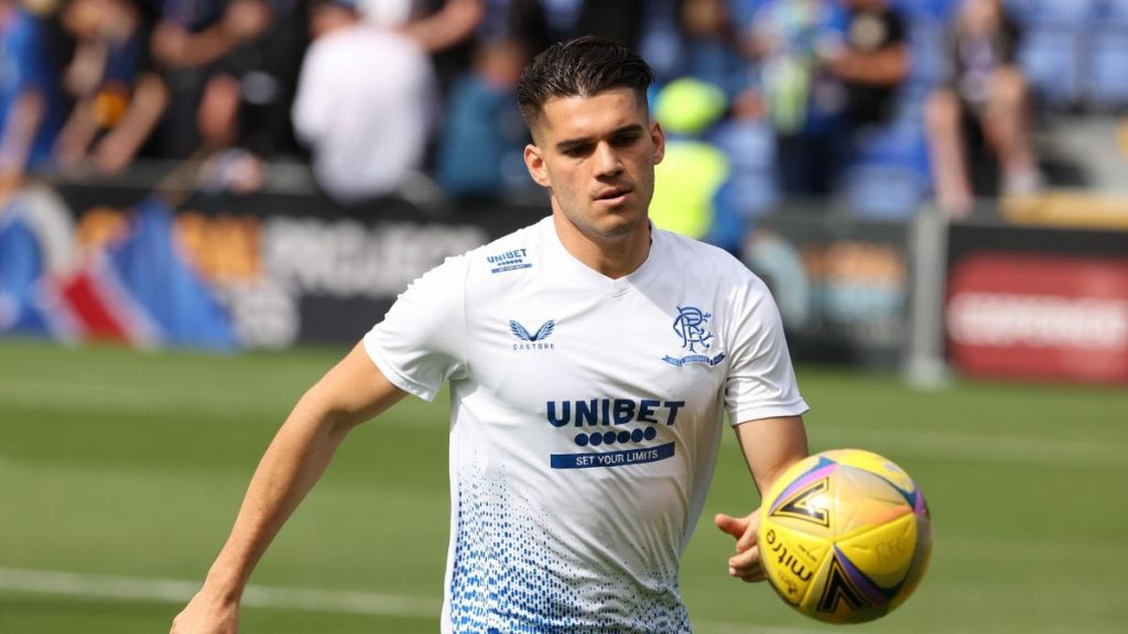 Magicianul Ianis Hagi i-a lăsat mască pe islandezi în repriza a doua. Faza de geniu a „decarului” României