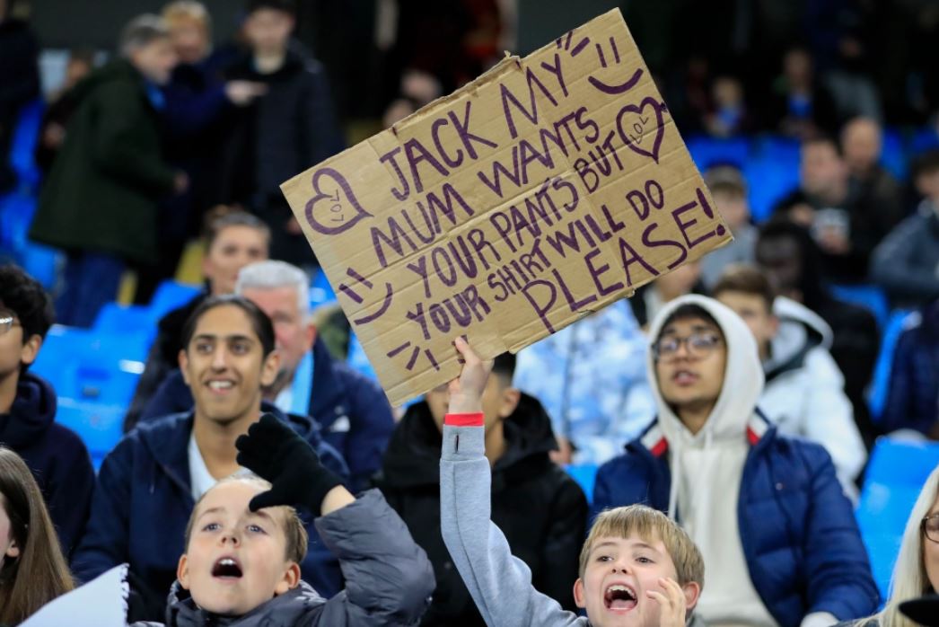 Un fan al lui Manchester City i-a cerut pantalonii lui Grealish