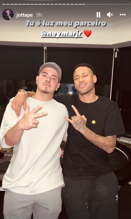 Neymar, de pe targă direct la petrecere