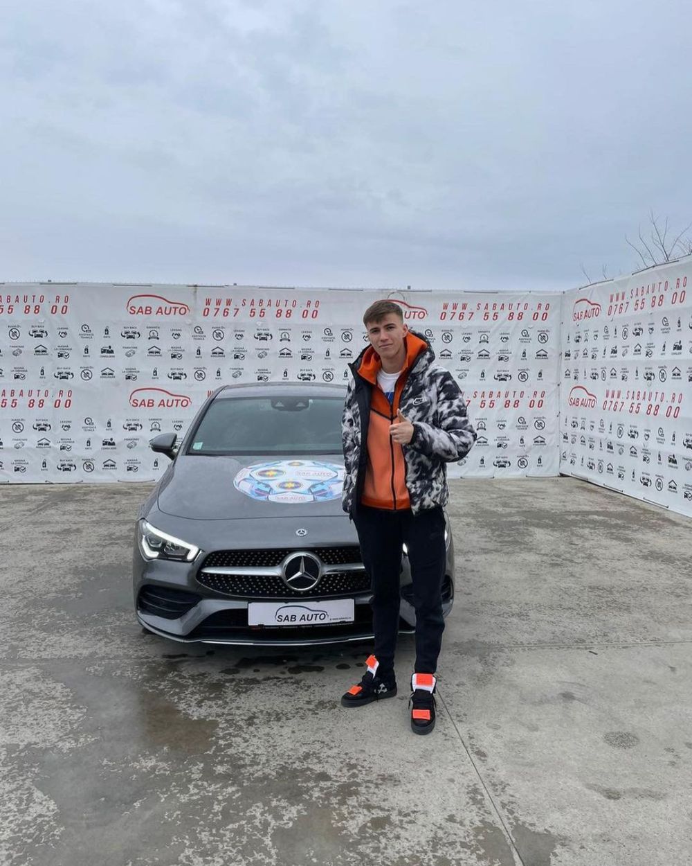 Octavian Popescu a primit cadou de la Gigi Becali un Mercedes-Benz CLA